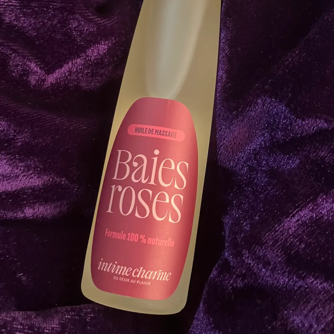 Flacon d'huile de massage aux baies roses IntimeCharme