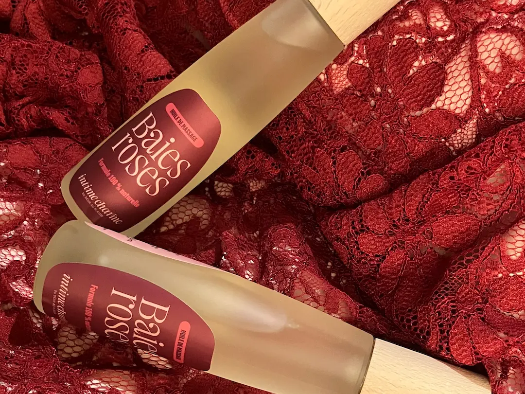 Flacons huile de massage aux baies roses IntimeCharme