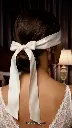 bandeau_blanc_satin_yeux_derrière.webp