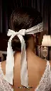bandeau_blanc_dentelle_yeux_derriere.webp