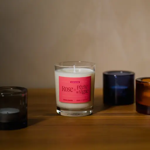 Bougie parfumée "Rose et Pêche de vigne"